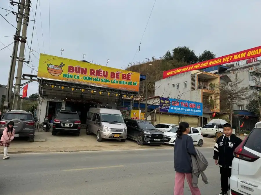 Review Nhà Hàng Bún Riêu Cua Bề Bề Việt Mộc Châu: Ngon – Sạch – Chuẩn Vị Bắc